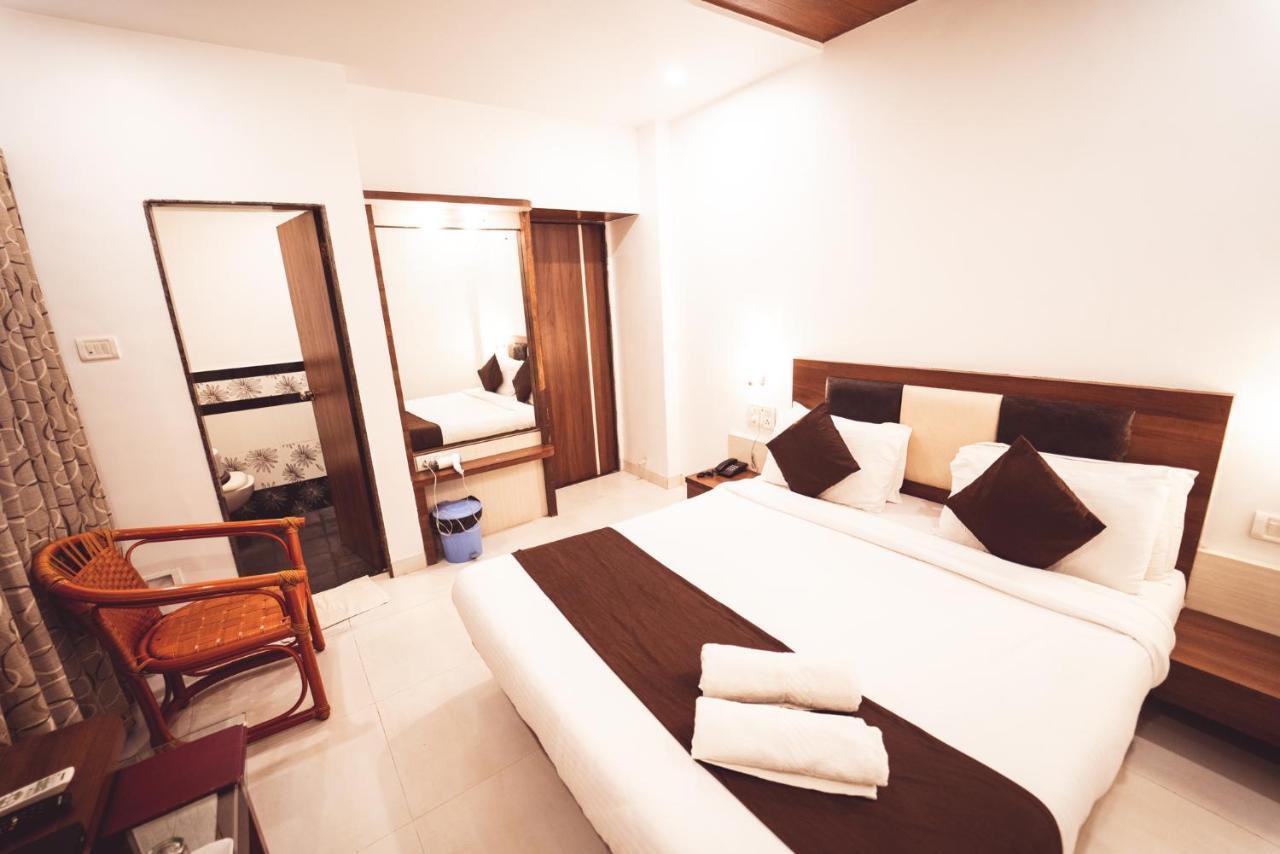 Shanti'S Hotel Surbhi Mahabaleshwar Exterior photo
